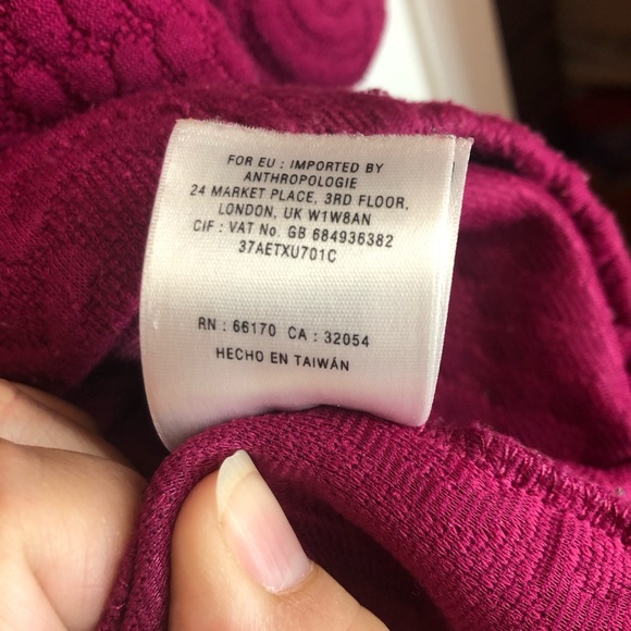 Deletta from Anthropologie Large burgundy embossed scroll pattern thick fabric - Picture 4 of 5